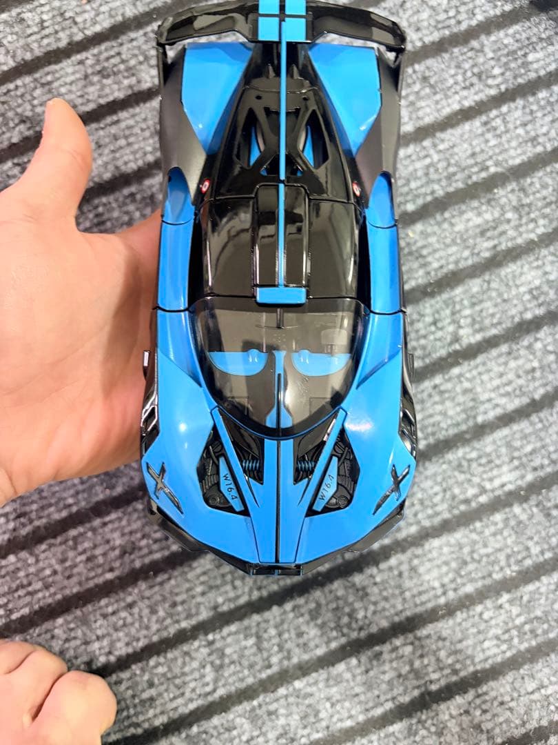 Bugatti 1/24 ミニカー 青/黒