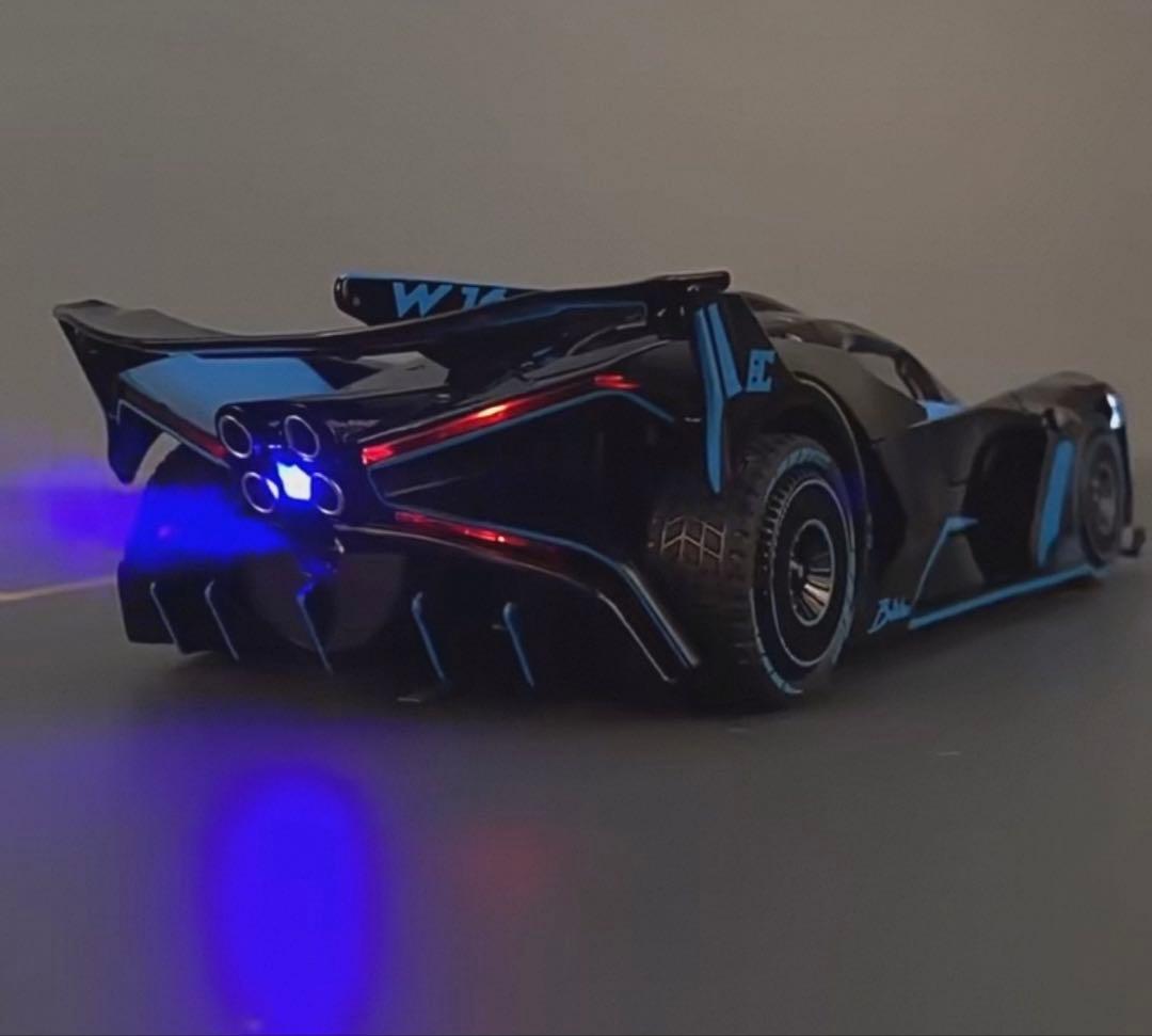 Bugatti 1/24 ミニカー 青/黒