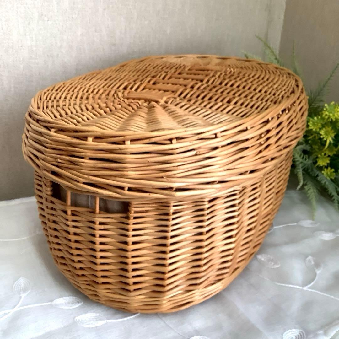 ラタン　オーバルバスケット　蓋付き・内布付き(40㎝x 28㎝xH21㎝)