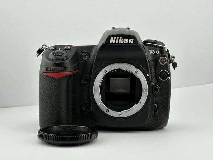 ★良品★ニコン NIKON D300 ボディ ★バッテリー、充電器付★