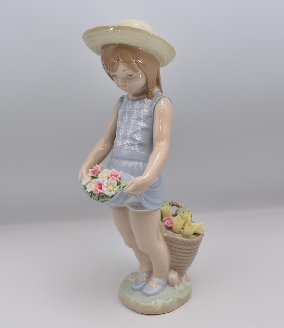 スカートいっぱいのお花　＃1284　★リヤドロ　スペイン　美品　ご成約済み