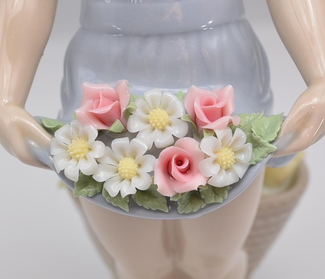 スカートいっぱいのお花　＃1284　★リヤドロ　スペイン　美品　ご成約済み