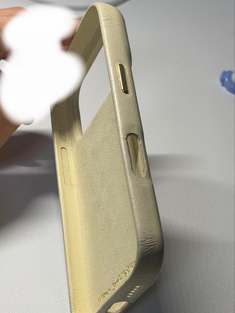 アーバンソフィスティケーション バターミルク iPhone17pro