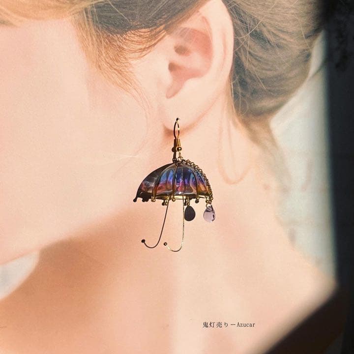 魔法世界の雨　鉱物イヤーカフと傘レジン付き 十字架と雫