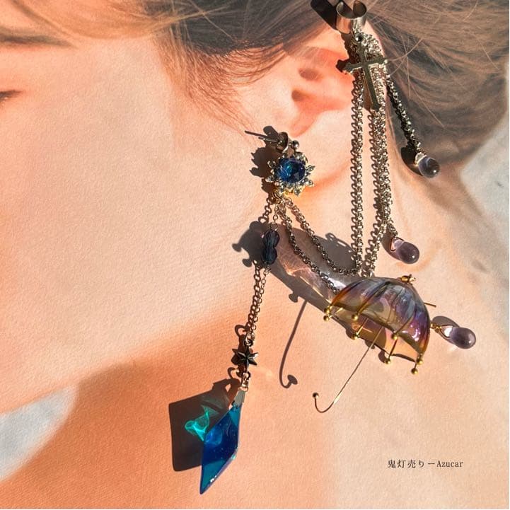 魔法世界の雨　鉱物イヤーカフと傘レジン付き 十字架と雫