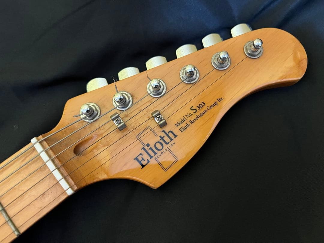 Elioth S305サンバースト ストラトキャスター　完動品　ケース付き