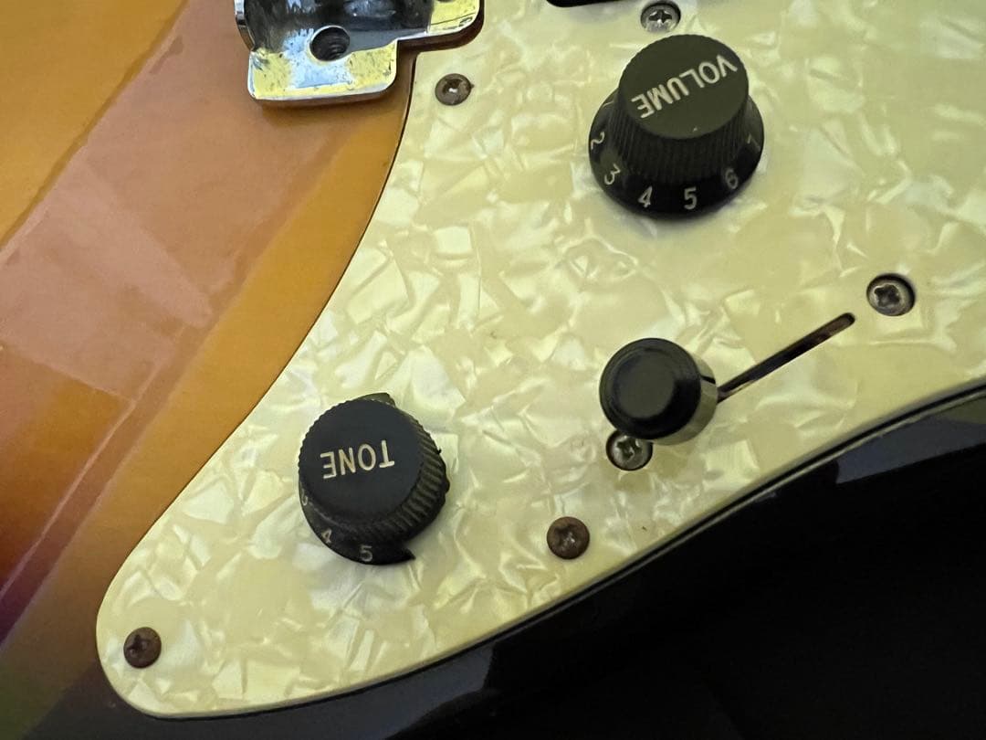 Elioth S305サンバースト ストラトキャスター　完動品　ケース付き