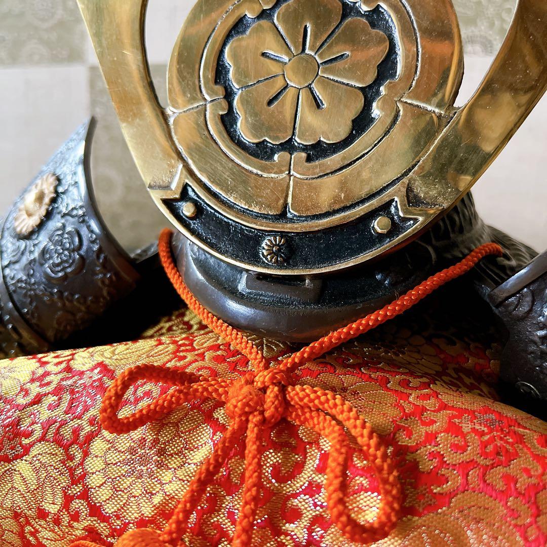 織田信長　兜飾り　端午の節句　出世兜　座布団付き