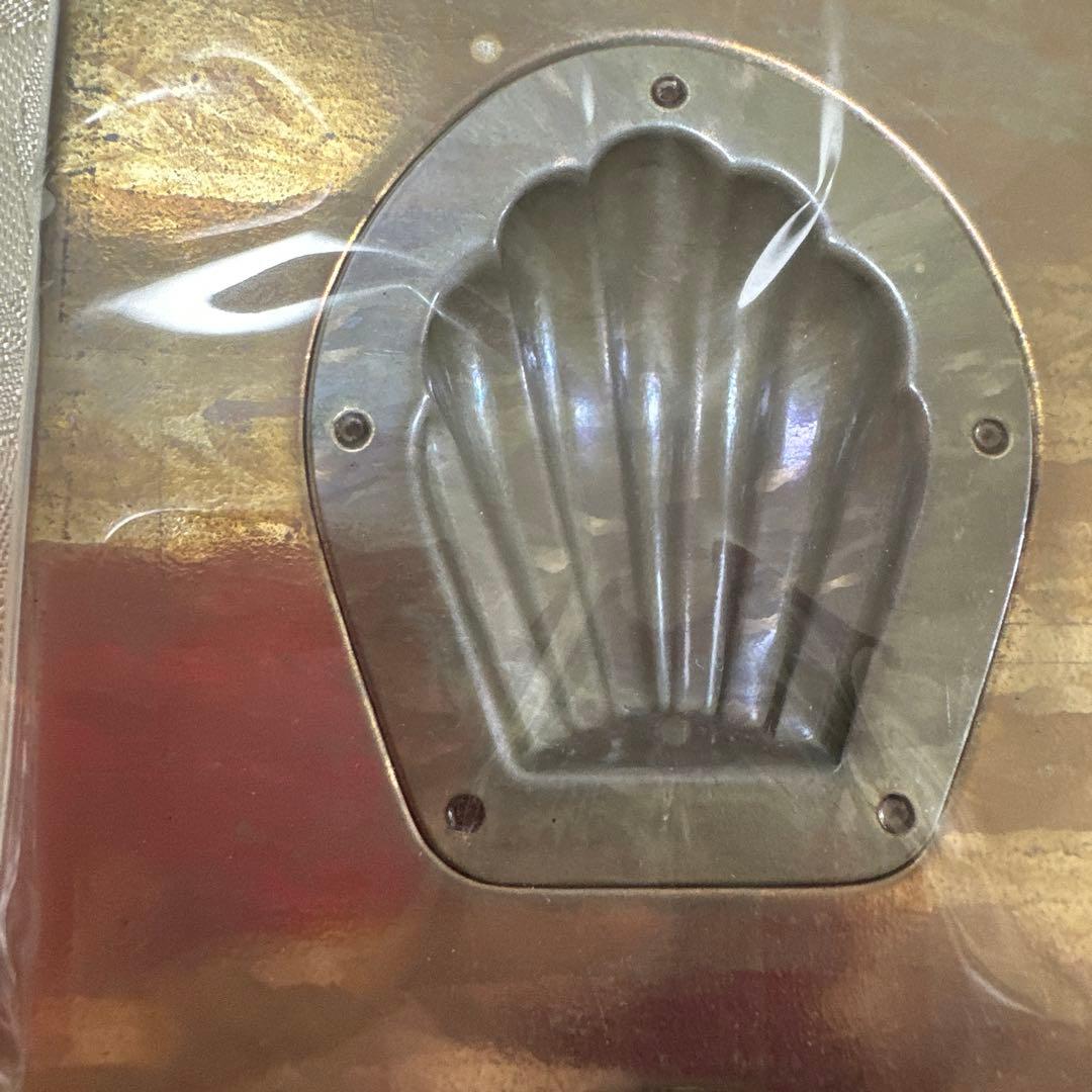 新品　お菓子焼き型TOMIZ CHIYODAミニマドレーヌ型 12個型