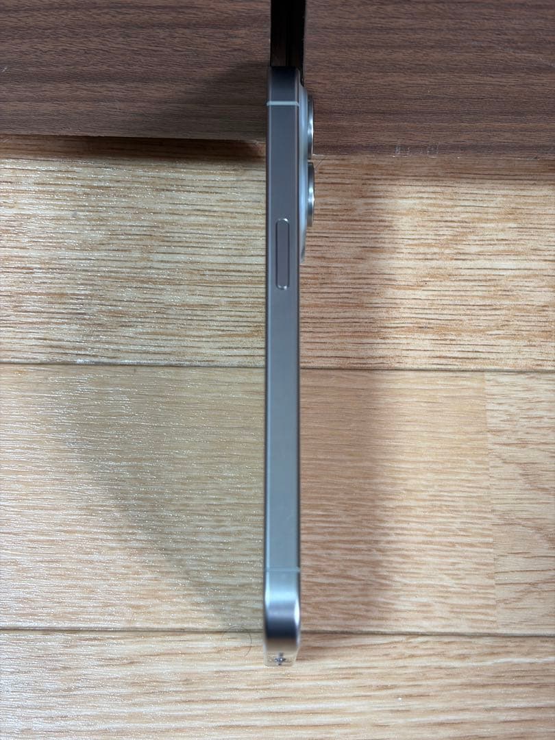 iPhone 15 Pro Natural Titanium 256GB 中古