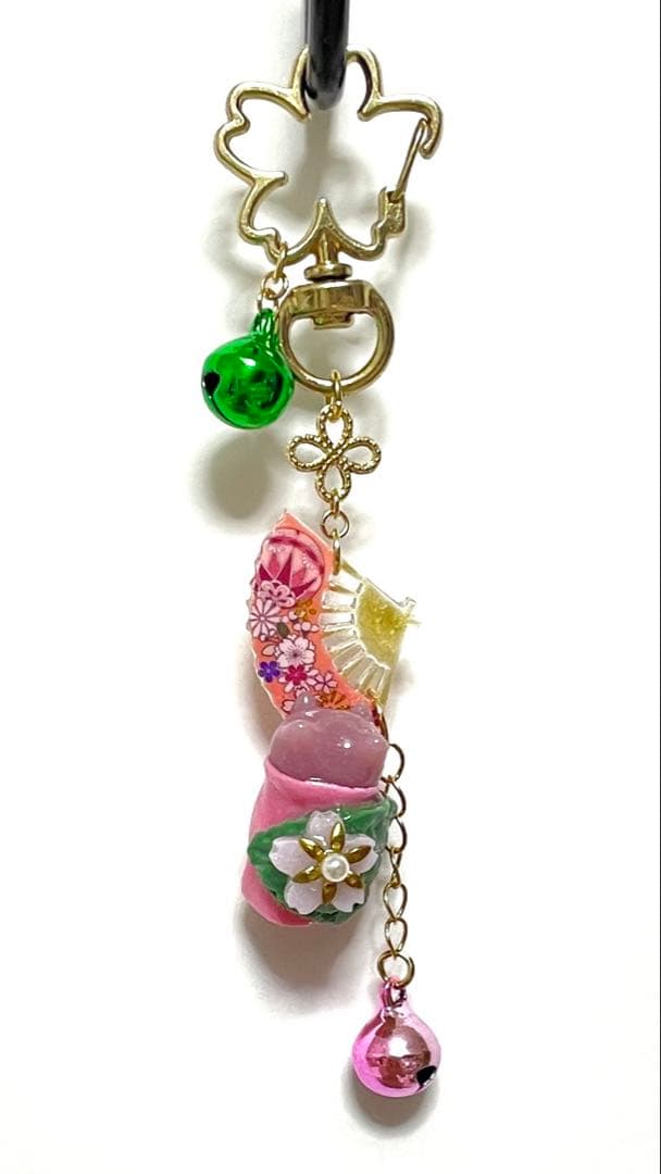 桜餅ぐで猫キーホルダー♡フェイクスイーツ、桃色、桜色、グリーン、花柄