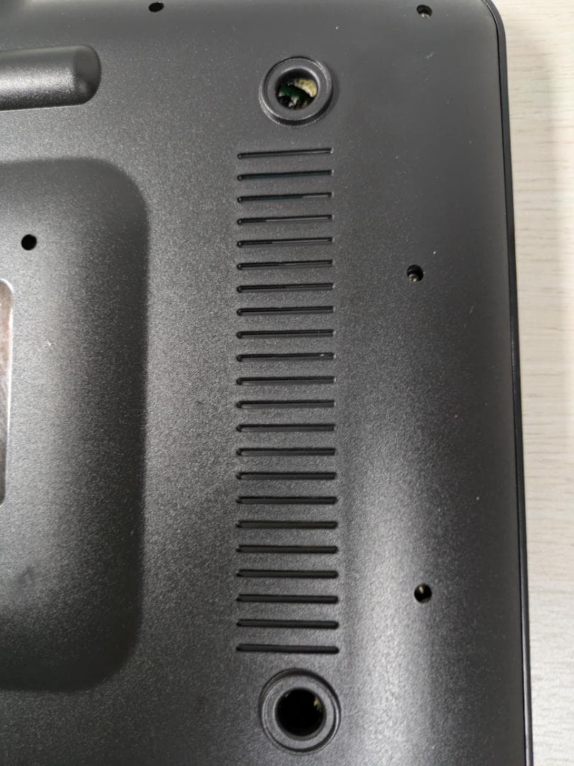 15.4インチ大画面！VERSOSポータブルDVD/CDプレーヤー