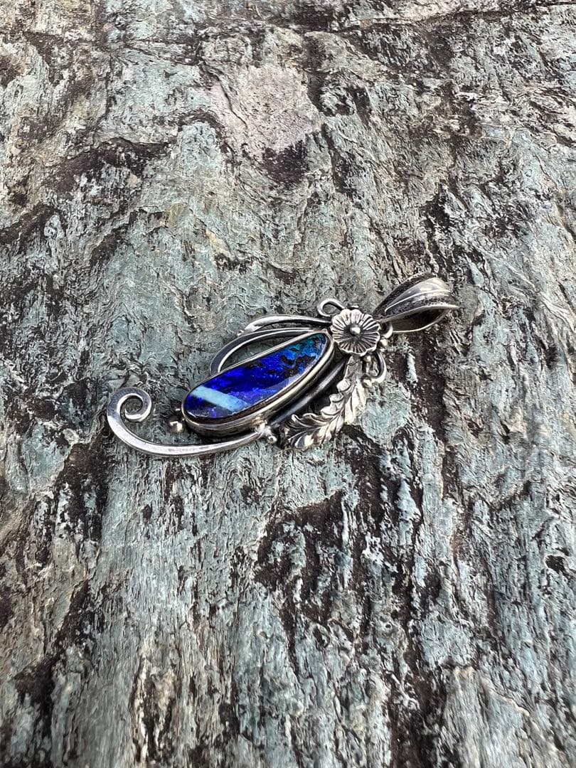 美麗　オパール　ネックレス