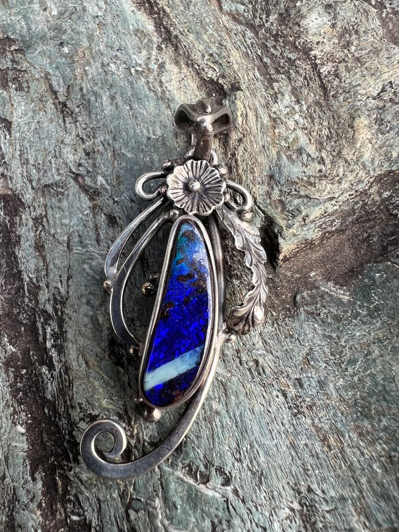 美麗　オパール　ネックレス