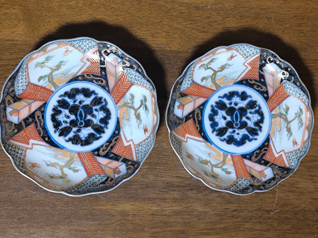 古伊万里　鶴松絵柄金彩6寸輪花皿　2枚　骨董