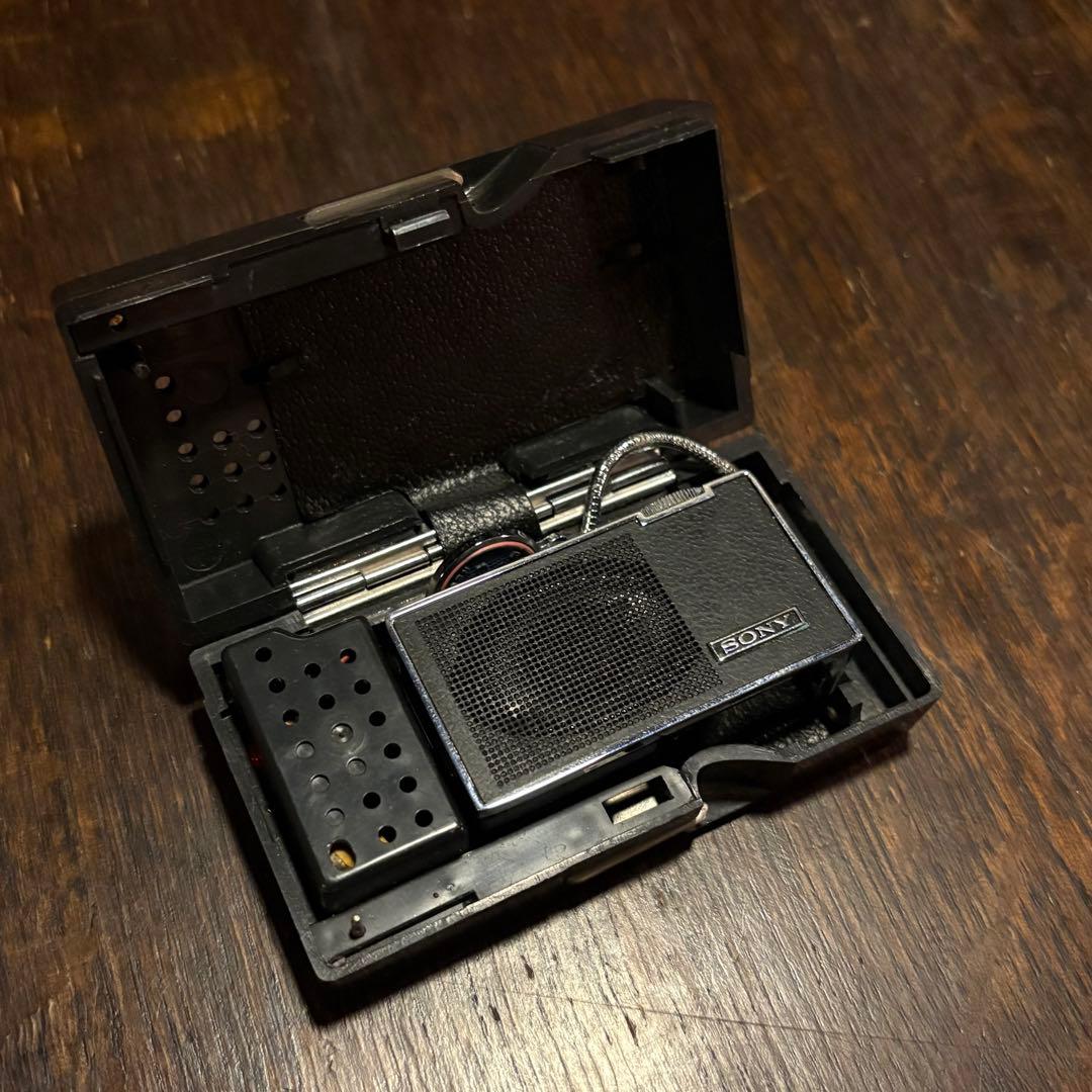 SONY ICR-100 小型ラジオ　1967年