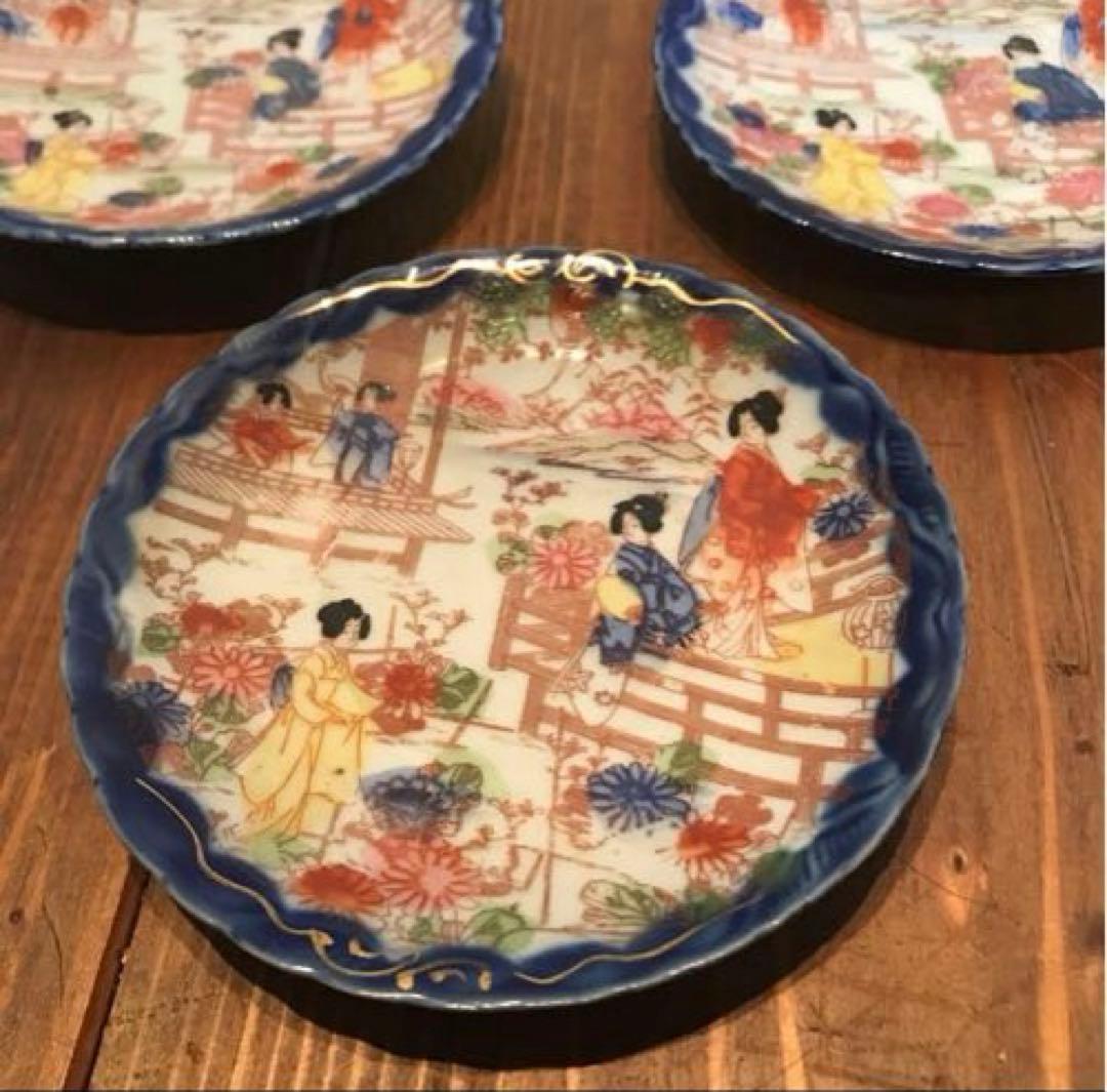 美品　陶芸　希少　年代物　青絵皿　菊花　銘々皿　丁寧に描かれた　華やかな皿　薄い