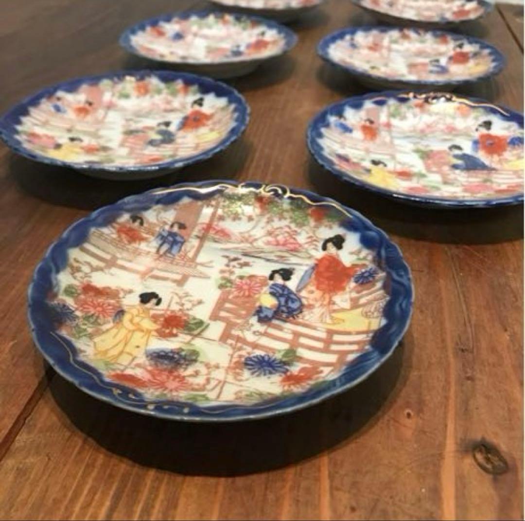 美品　陶芸　希少　年代物　青絵皿　菊花　銘々皿　丁寧に描かれた　華やかな皿　薄い