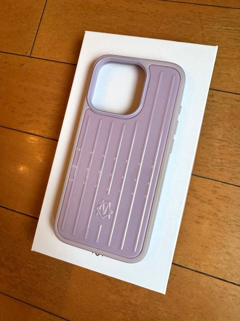リモワ　rimowa　スマホケース　iPhone 15 Pro　ラベンダー