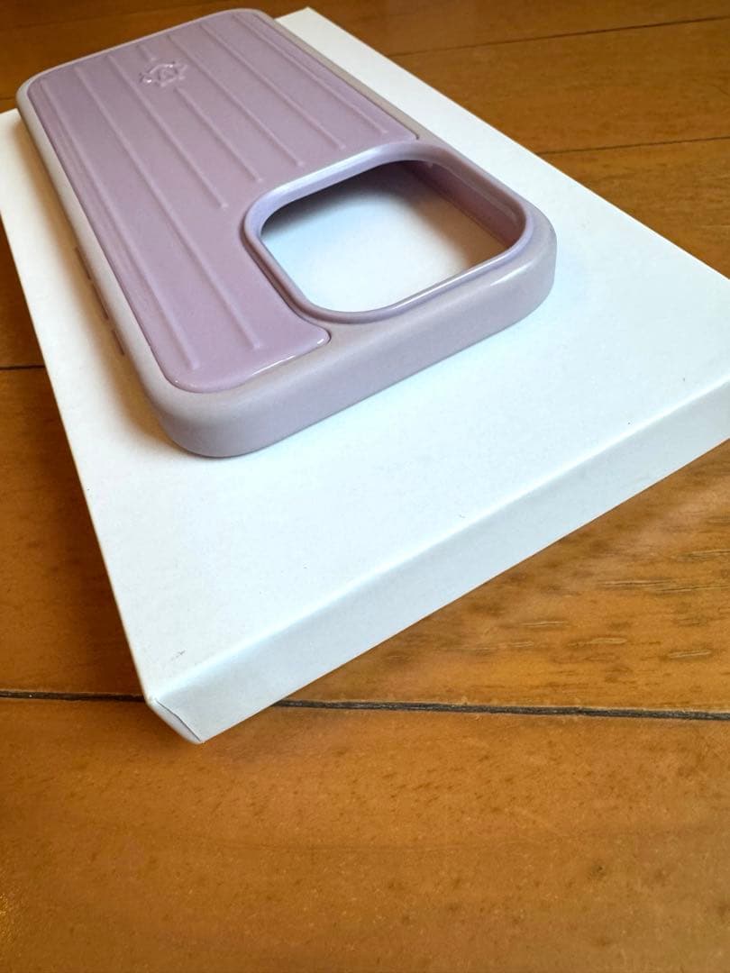 リモワ　rimowa　スマホケース　iPhone 15 Pro　ラベンダー