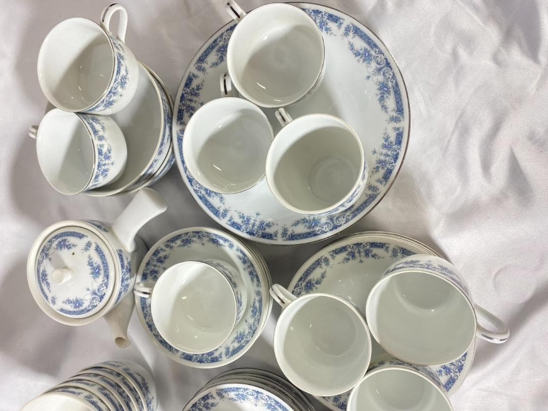 ノリタケ　青い花柄の食器セット 30点以上
