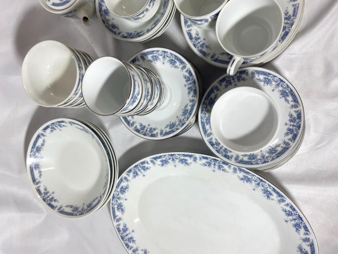 ノリタケ　青い花柄の食器セット 30点以上
