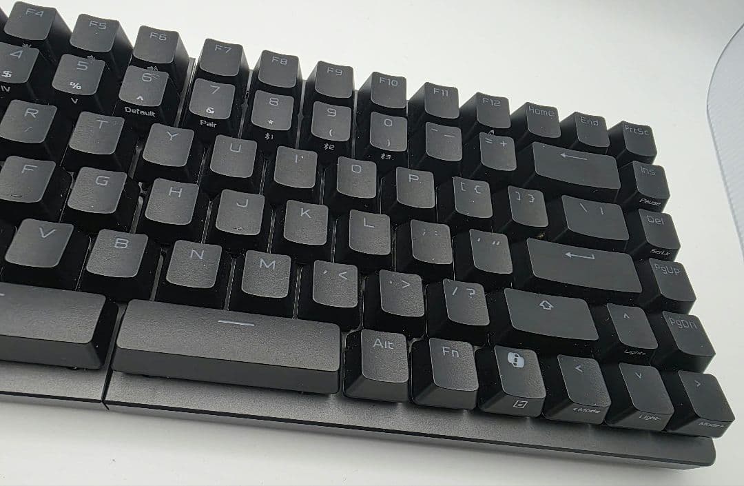 ASUS ROG Falcata 磁気ゲーミングキーボード