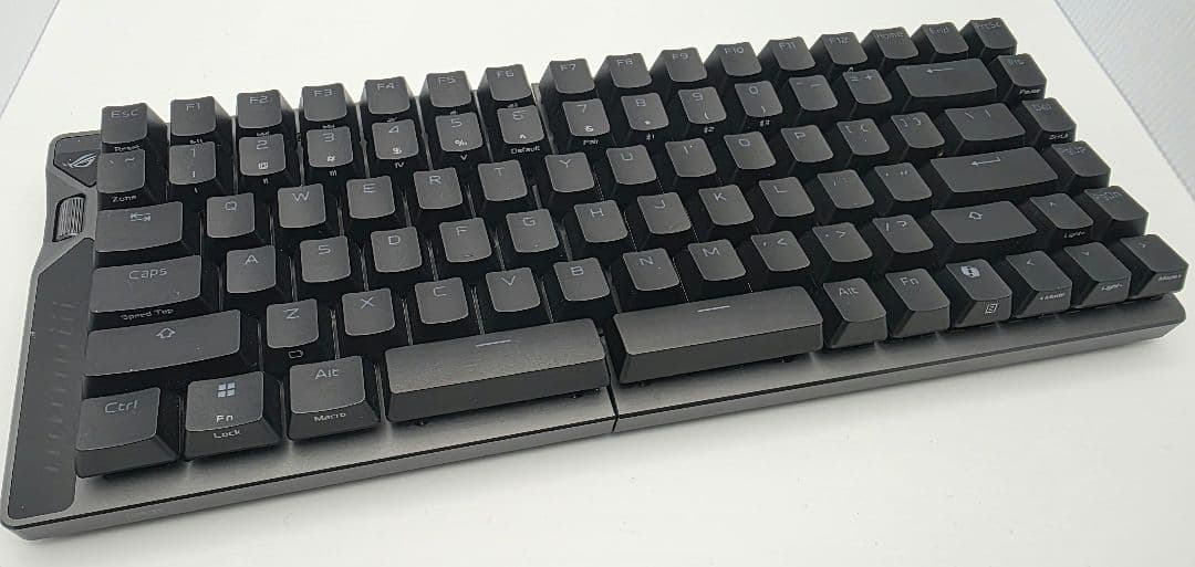 ASUS ROG Falcata 磁気ゲーミングキーボード