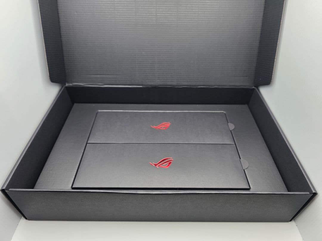 ASUS ROG Falcata 磁気ゲーミングキーボード