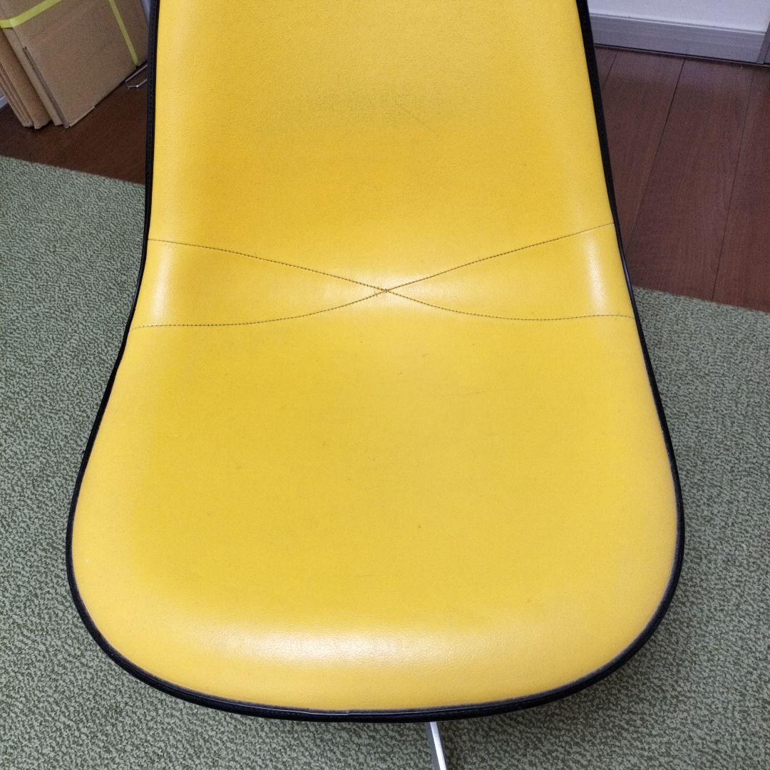 イームズ　サイドシェル　キャスター付き　イエロー