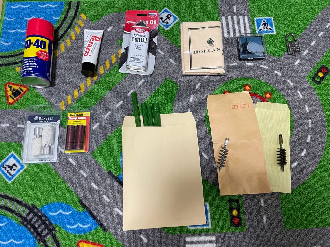 ROBINのガンロッカーと射撃グッズ色々のセット