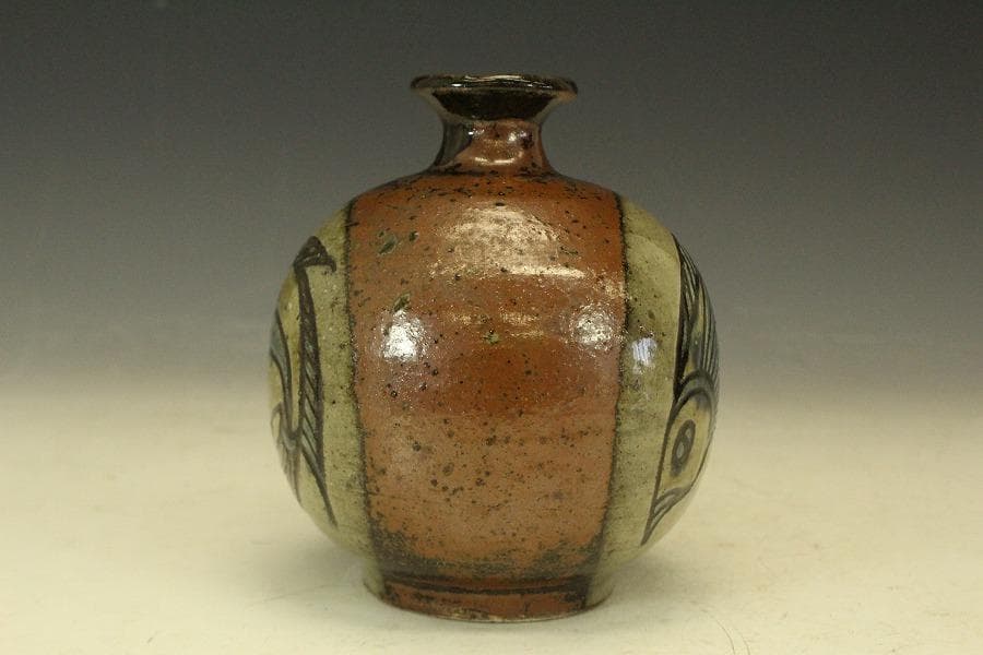 萬屋焼 やちむん 金城一門 魚紋 一輪挿し 花瓶 在銘(メ1285)