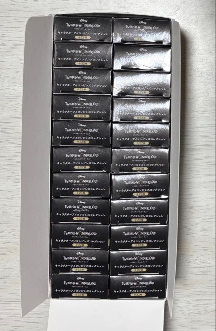 ツイステッドワンダーランド　キャラクターアイコンピンズコレクション 寮章ピンズ
