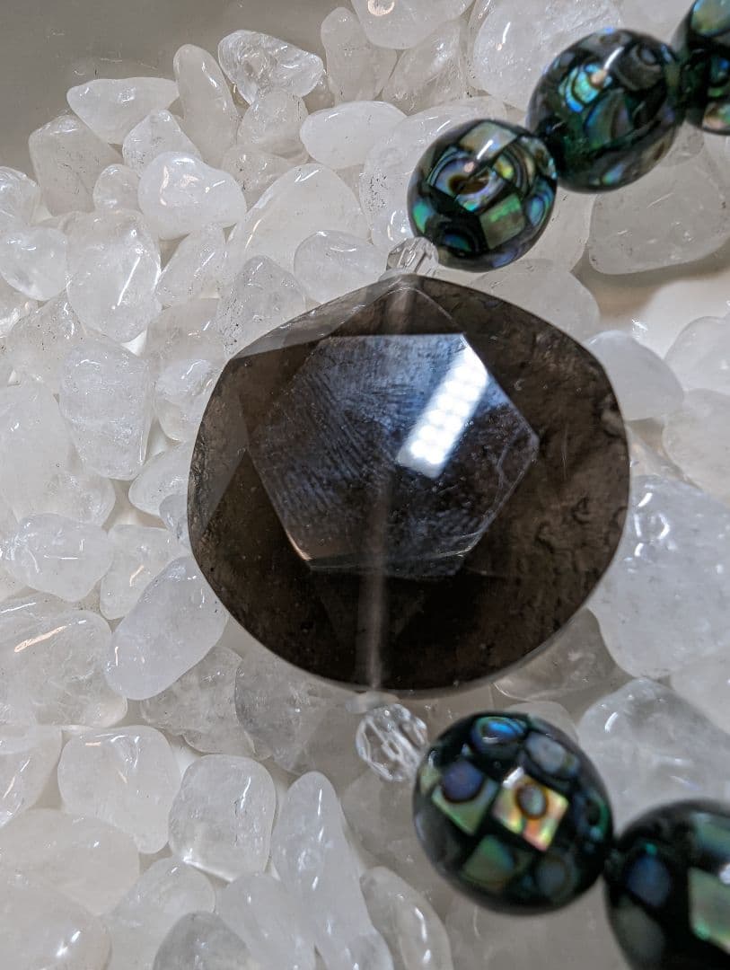 チンターマニと貝のブレス