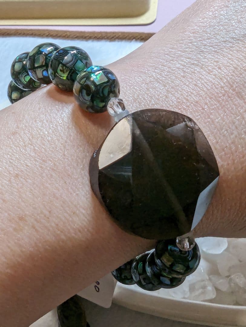 チンターマニと貝のブレス