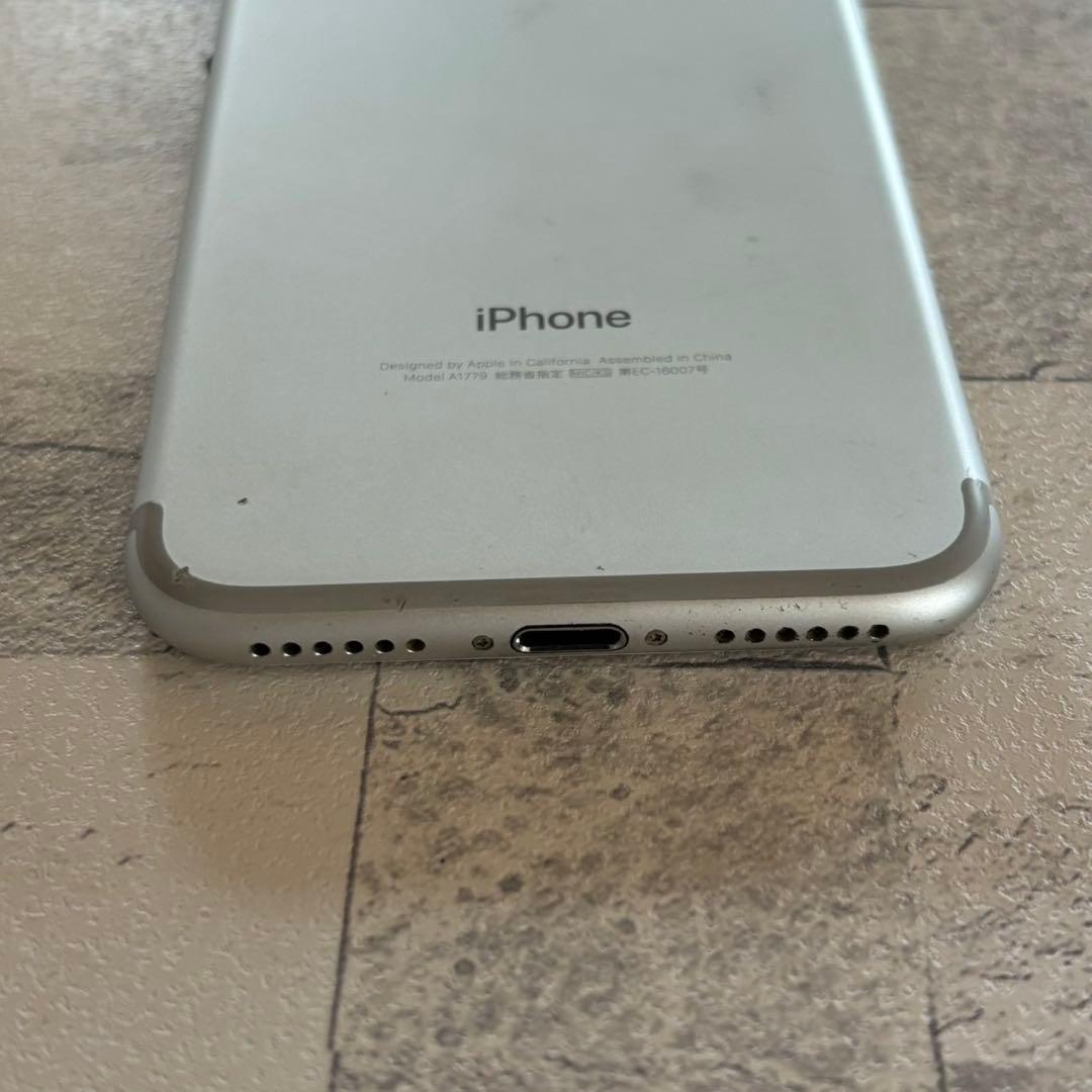 iPhone7 シルバー スマホ本体 128GB