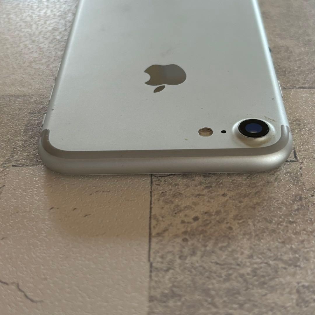 iPhone7 シルバー スマホ本体 128GB