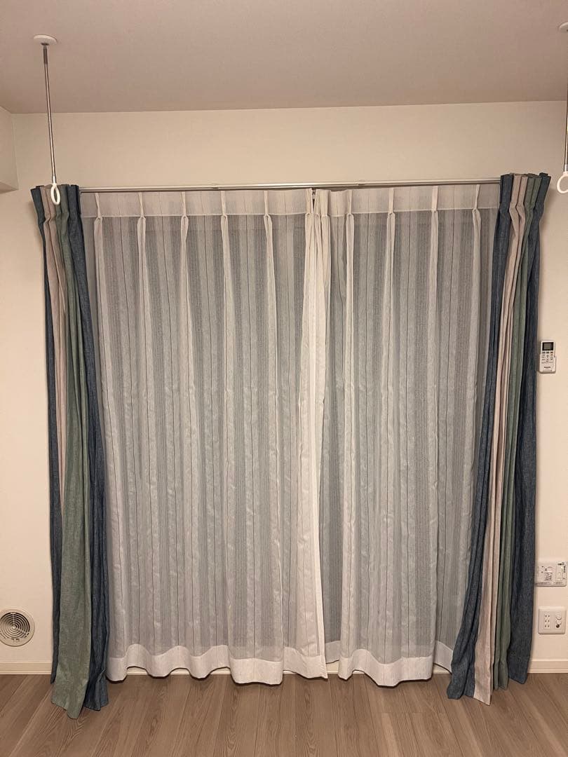 unico カーテン