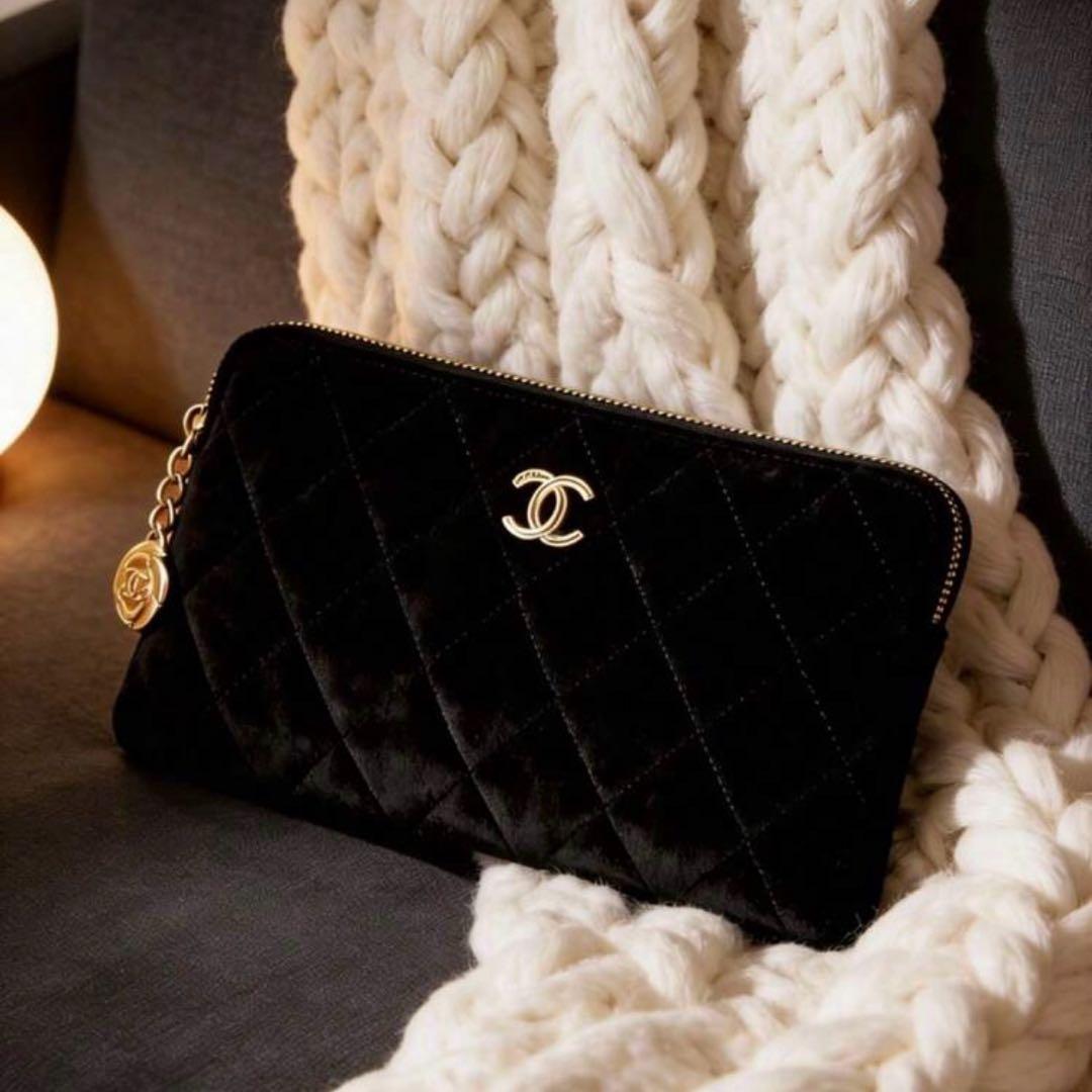 CHANEL ブラック キルティング ノベルティポーチ財布