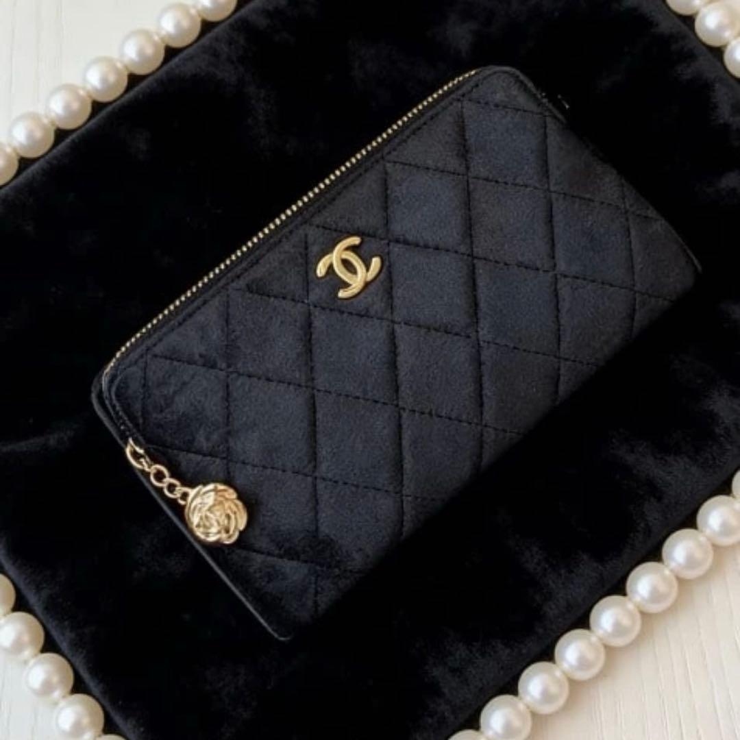 CHANEL ブラック キルティング ノベルティポーチ財布