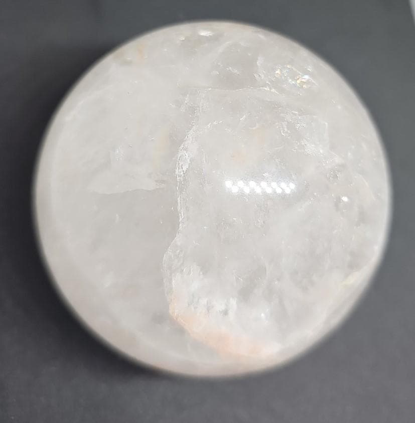 ヒマラヤ水晶丸玉　83.5mm 812g 大玉 虹・雲入り 台座付