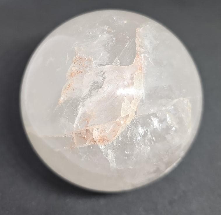 ヒマラヤ水晶丸玉　83.5mm 812g 大玉 虹・雲入り 台座付