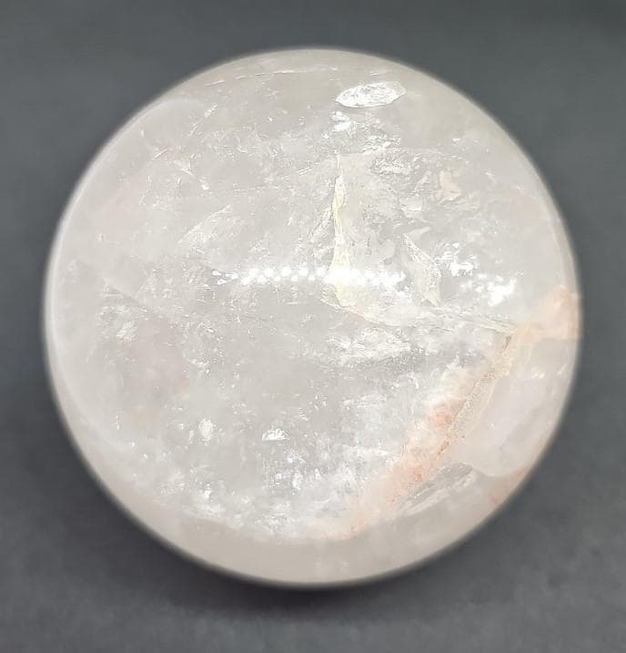 ヒマラヤ水晶丸玉　83.5mm 812g 大玉 虹・雲入り 台座付