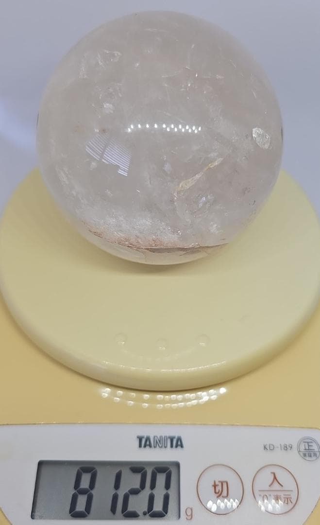 ヒマラヤ水晶丸玉　83.5mm 812g 大玉 虹・雲入り 台座付