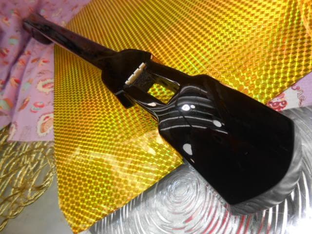 現品販売(送料無料)109.800円　沖縄三線専用　黒檀棹　希少な江戸ユナ―型