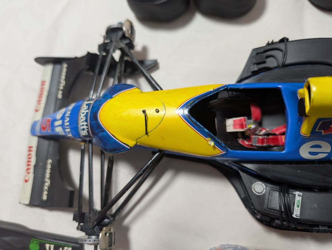タイヤ1/12ウィリアムズルノーFW14B組み立て済ジャンク