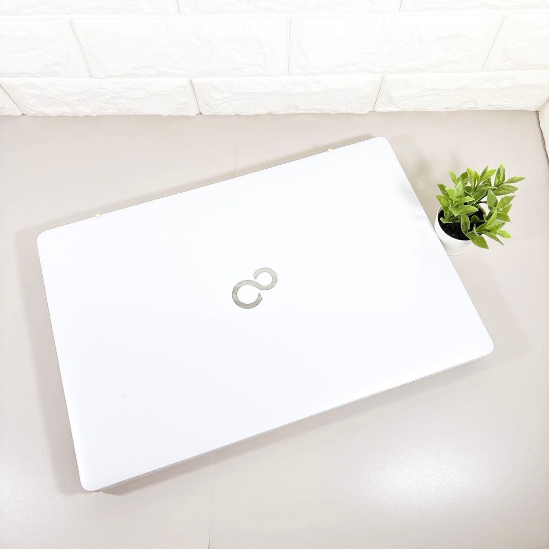 フルHD液晶✨快適動作のSSD カメラ 第7世代 白 ノートパソコン 富士通