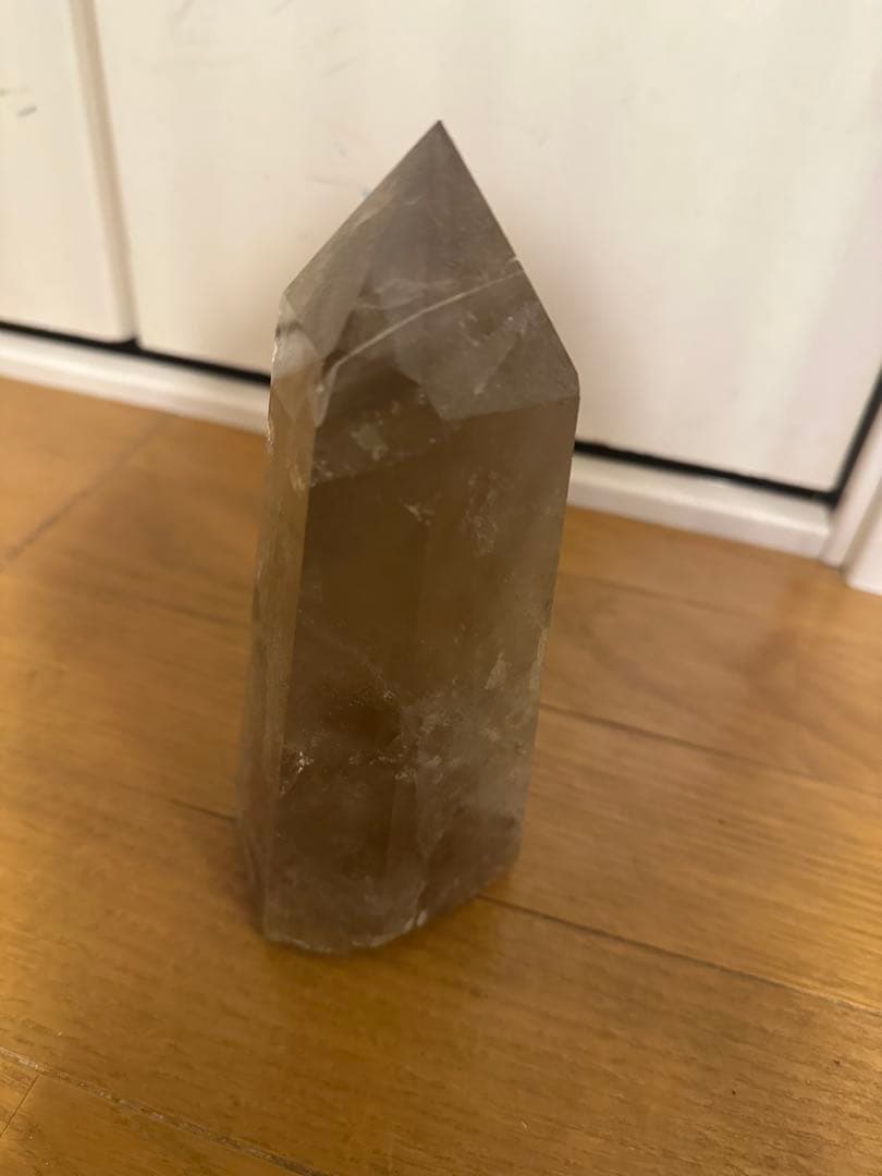 大きめ レインボー入りライトニング水晶 六角柱 高さ約19cm 重さ約1.3kg