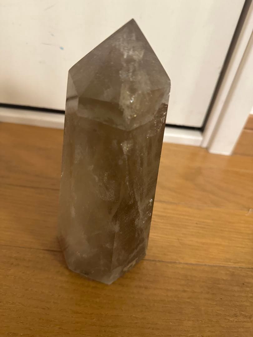 大きめ レインボー入りライトニング水晶 六角柱 高さ約19cm 重さ約1.3kg