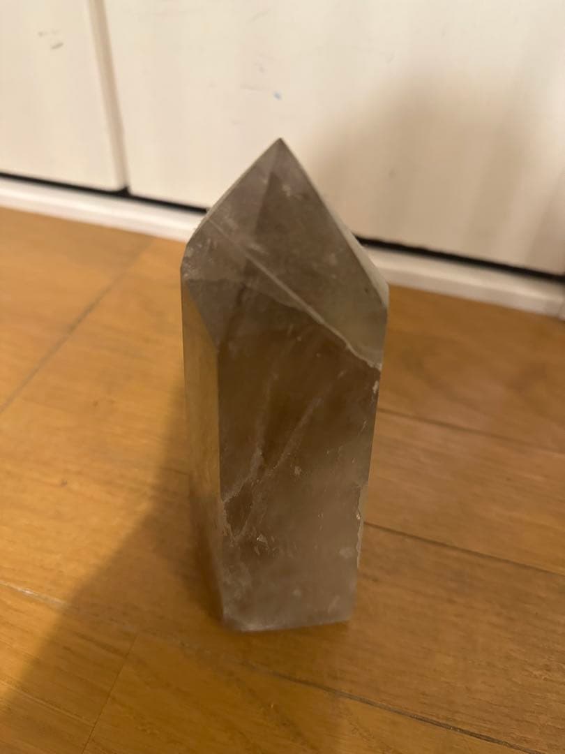 大きめ レインボー入りライトニング水晶 六角柱 高さ約19cm 重さ約1.3kg